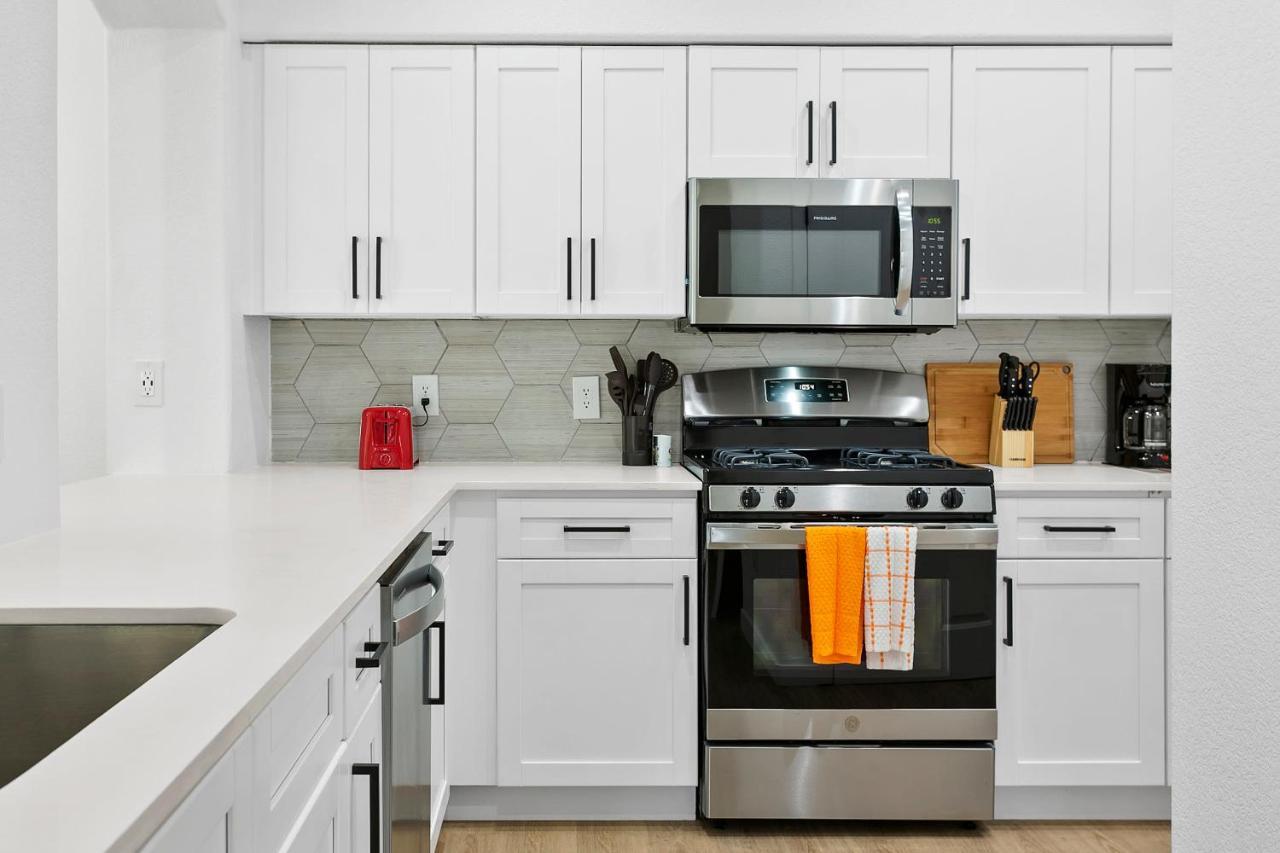 Cozysuites Glendale By The Stadium With Pool 03 エクステリア 写真